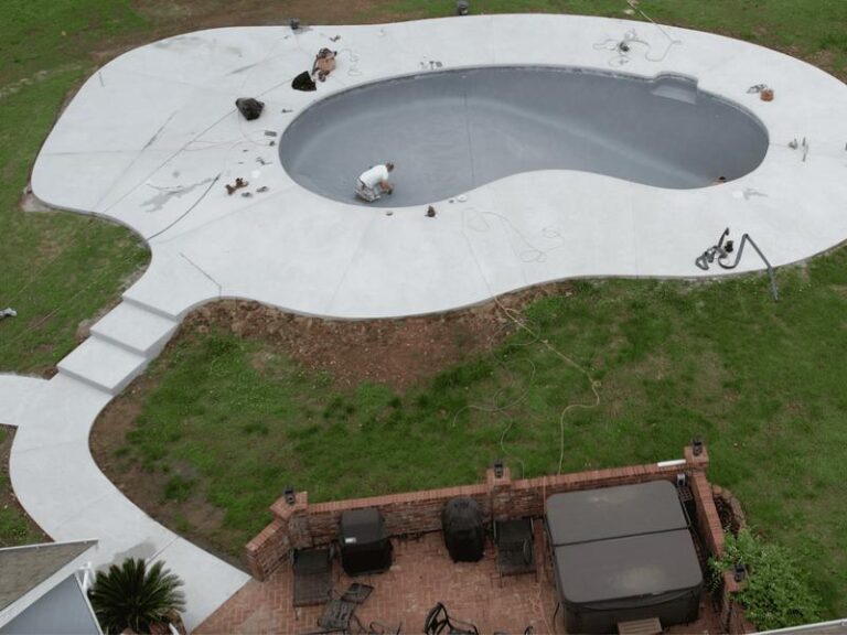Deann_Hill_Pool_1_Cropped_800x600